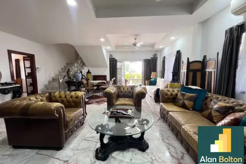 Casa de 3 dormitorios en Pattaya, Tailandia № 211483 - foto 16