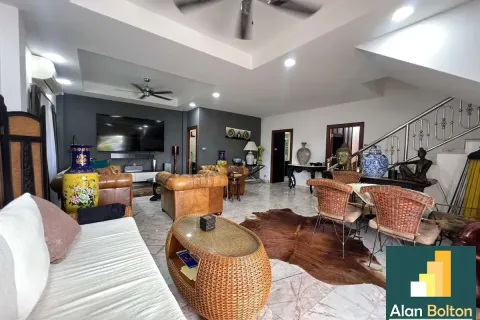Casa de 3 dormitorios en Pattaya, Tailandia № 211483 - foto 17