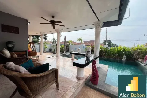 Casa de 3 dormitorios en Pattaya, Tailandia № 211483 - foto 3