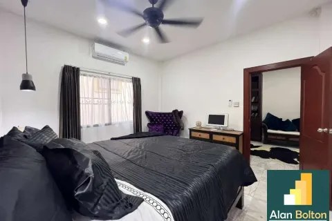 Casa de 3 dormitorios en Pattaya, Tailandia № 211483 - foto 8