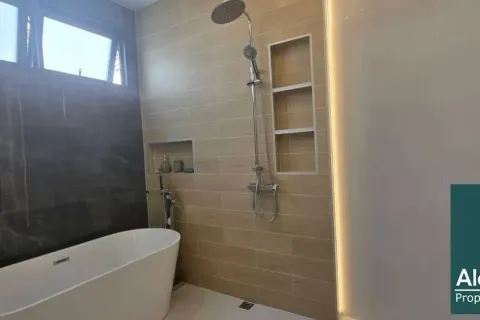Casa de 6 dormitorios en Pattaya, Tailandia № 211477 - foto 18