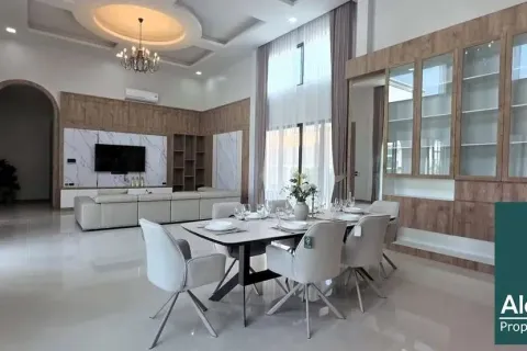 Casa de 6 dormitorios en Pattaya, Tailandia № 211477 - foto 7