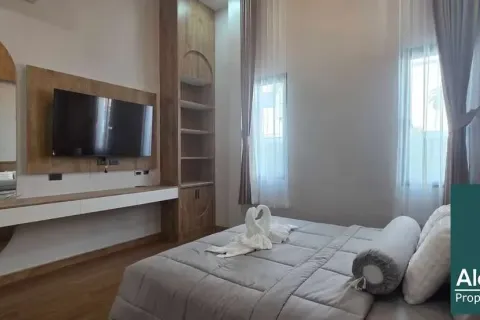 Casa de 6 dormitorios en Pattaya, Tailandia № 211477 - foto 10