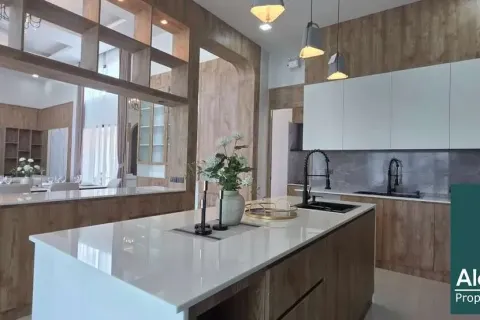 Casa de 6 dormitorios en Pattaya, Tailandia № 211477 - foto 9