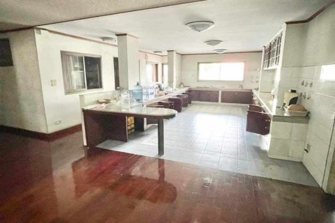 Шопхаус в Кхлонг Сане, Бангкок, Таиланд  № 142352 - фото 9