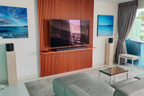 Condo in Karon, Thailand, 2 bedrooms  № 146906 - photo 1