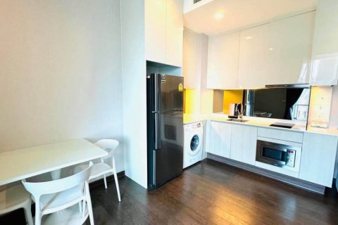 Condo in Bangkok, Thailand, 1 bedroom  № 146904 - photo 2