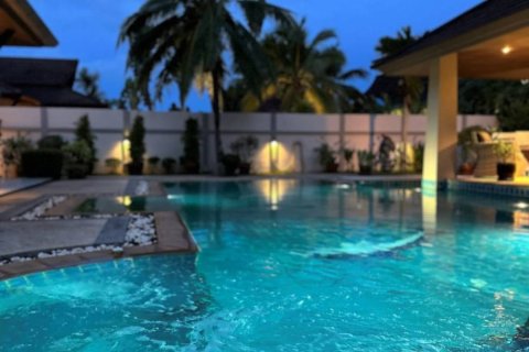 Вилла в Паклоке, Таиланд с 3 спальнями  № 146905 - фото 1