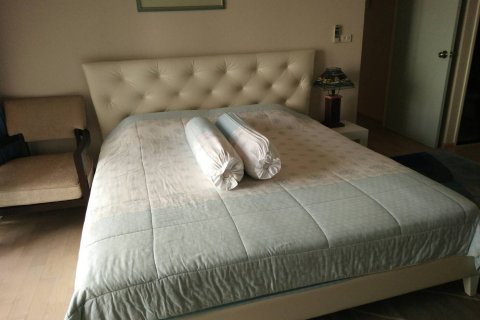 Condo in Khlong Toei, Bangkok, Thailand, 2 bedrooms  № 200525 - photo 11