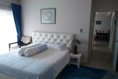 Condo in Khlong Toei, Bangkok, Thailand, 2 bedrooms  № 200525 - photo 9