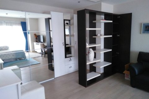 Condo in Khlong Toei, Bangkok, Thailand, 2 bedrooms  № 200525 - photo 16