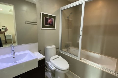 Condo in Khlong Toei, Bangkok, Thailand, 2 bedrooms  № 200525 - photo 30