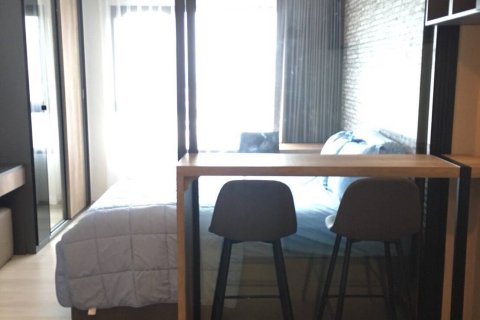 Condo in Huai Khwang, Bangkok, Thailand, 1 bedroom № 200523 - photo 5