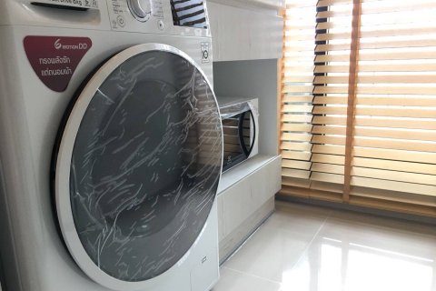 Condo in Huai Khwang, Bangkok, Thailand, 1 bedroom № 200523 - photo 10