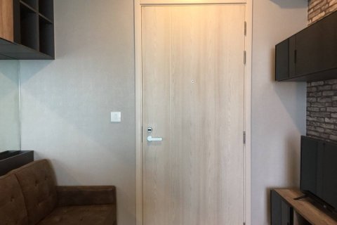 Condo in Huai Khwang, Bangkok, Thailand, 1 bedroom № 200523 - photo 6
