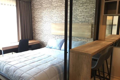 Condo in Huai Khwang, Bangkok, Thailand, 1 bedroom № 200523 - photo 3
