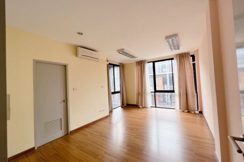 Townhouse in Pak Kret, Thailand 4 bedrooms № 135453 - photo 17