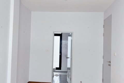 Townhouse in Pak Kret, Thailand 4 bedrooms № 135453 - photo 15