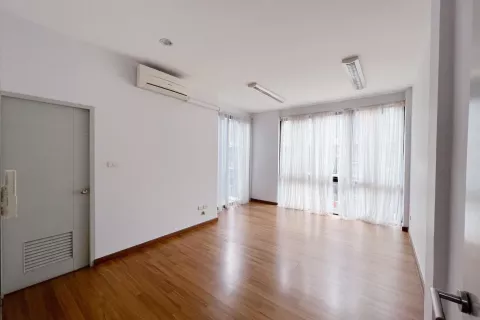 Townhouse in Pak Kret, Thailand 4 bedrooms № 135453 - photo 9