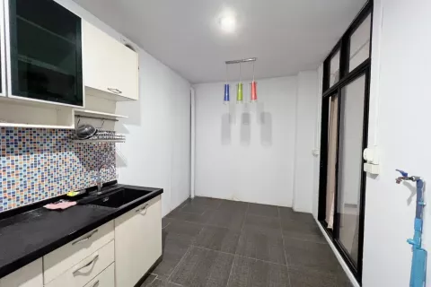 Townhouse in Pak Kret, Thailand 4 bedrooms № 135453 - photo 6