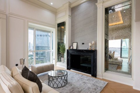 Condo in Bangkok, Thailand, 2 bedrooms  № 152452 - photo 1