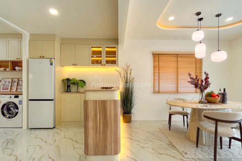 House in Bang Lamung, Thailand 3 bedrooms № 152448 - photo 6