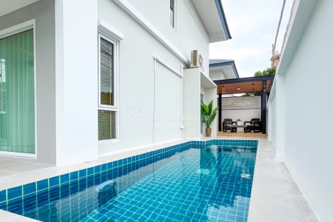 House in Bang Lamung, Thailand 3 bedrooms № 152448 - photo 2