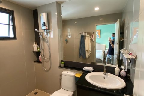 Townhouse in Bang Bua Thong, Thailand 3 bedrooms № 168896 - photo 13