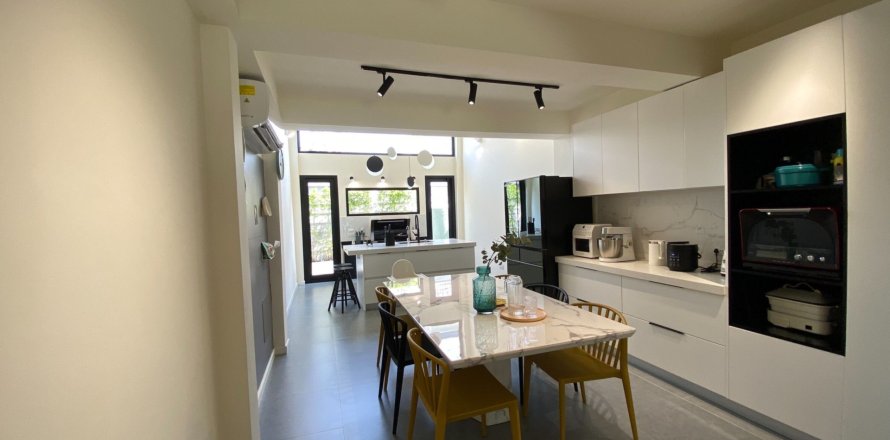 Townhouse in Bang Bua Thong, Thailand 3 bedrooms № 168896