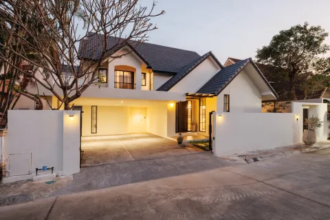House in Chiang Mai, Thailand 5 bedrooms № 168894 - photo 2
