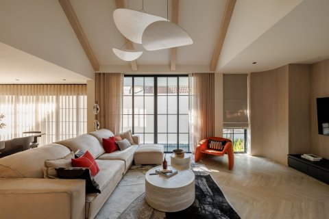 House in Chiang Mai, Thailand 5 bedrooms № 168894 - photo 1