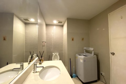 Studio dans le Condo à Watthana, Bangkok, Thaïlande  № 168895 - photo 6