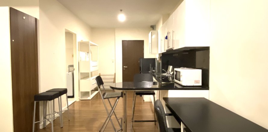 Studio dans le Condo à Watthana, Bangkok, Thaïlande  № 168895