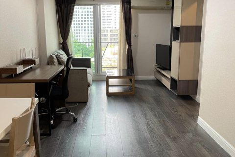 Студия в кондо в Ваттхане, Бангкок, Таиланд № 164443 - фото 2