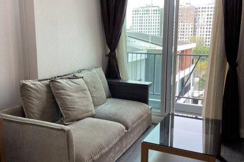 Студия в кондо в Ваттхане, Бангкок, Таиланд № 164443 - фото 3