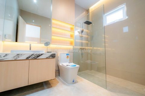 House in Pattaya, Thailand 4 bedrooms № 154578 - photo 7