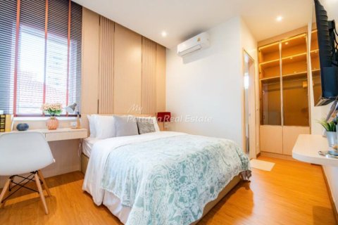 House in Pattaya, Thailand 4 bedrooms № 154578 - photo 9