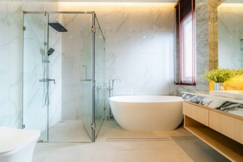 House in Pattaya, Thailand 4 bedrooms № 154578 - photo 13