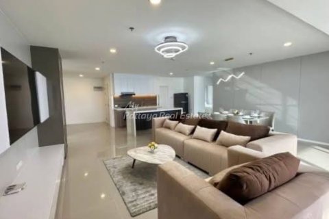 Condo in Pattaya, Thailand, 3 bedrooms № 154580 - photo 1