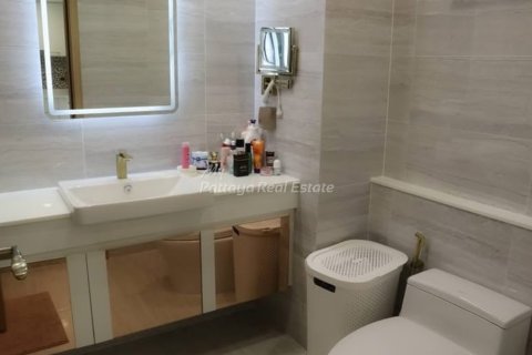 Condo à Bang Lamung, Thaïlande, 2 chambres № 154577 - photo 8