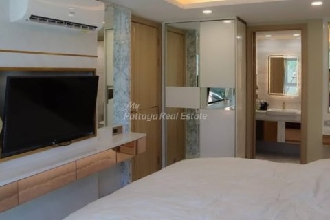 Condo à Bang Lamung, Thaïlande, 2 chambres № 154577 - photo 11