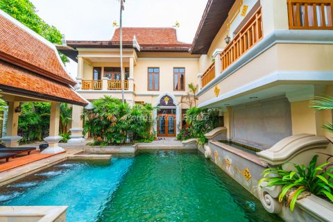 House on Jomtien Beach, Pattaya, Thailand 3 bedrooms № 154581 - photo 1