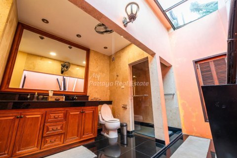 House on Jomtien Beach, Pattaya, Thailand 3 bedrooms № 154581 - photo 14