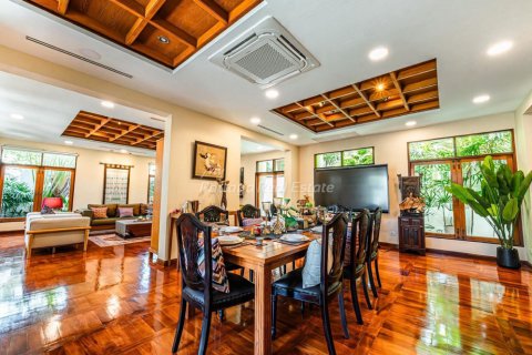 House on Jomtien Beach, Pattaya, Thailand 3 bedrooms № 154581 - photo 12