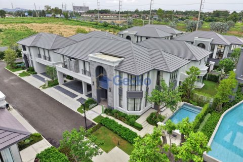Maison à Pattaya, Thaïlande 5 chambres № 196101