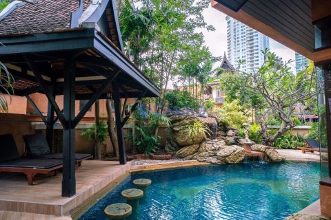 House in Pattaya, Thailand 4 bedrooms № 196661 - photo 7