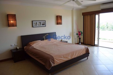 Condo in Pattaya, Thailand, 1 bedroom № 196663 - photo 8