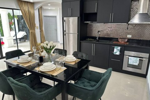 Villa in Sattahip, Thailand 4 bedrooms № 115287 - photo 6