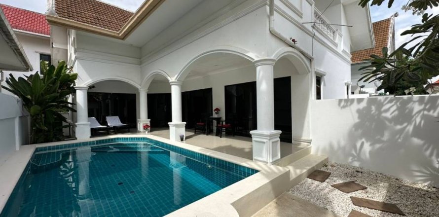 Villa in Sattahip, Thailand 4 bedrooms № 115287