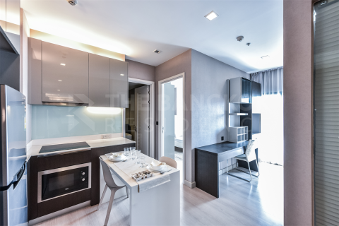 Condo in Bangkok, Thailand, 2 bedrooms № 184226 - photo 9